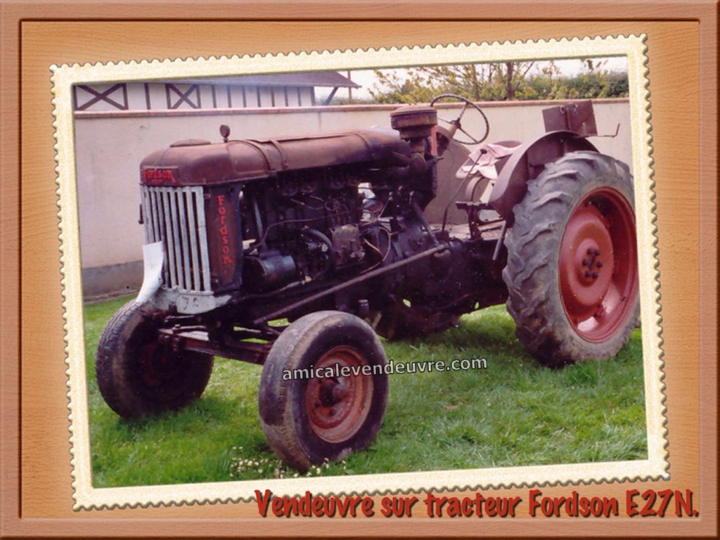 Moteur Vendeuvre 4 cylindres sur un tracteur Fordson E27N en remplacement du moteur à pétrole.