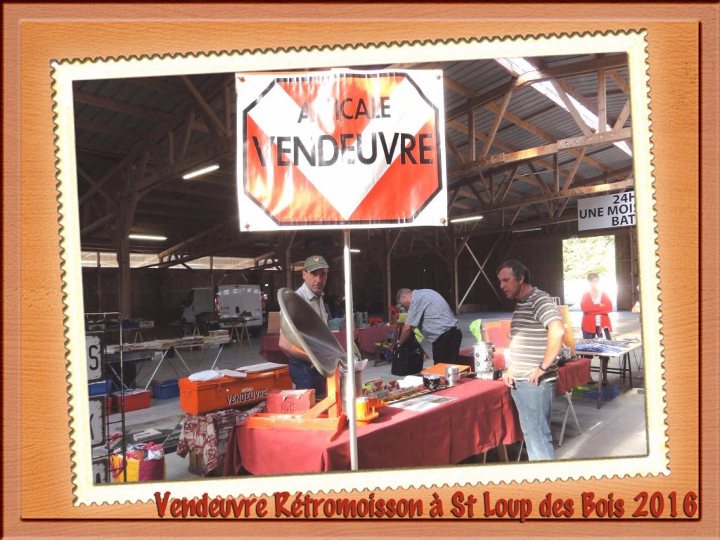 Le 15 Août 2016 Rétromoisson à Saint Loup des Bois dans la Nièvre. Le stand Vendeuvre.
