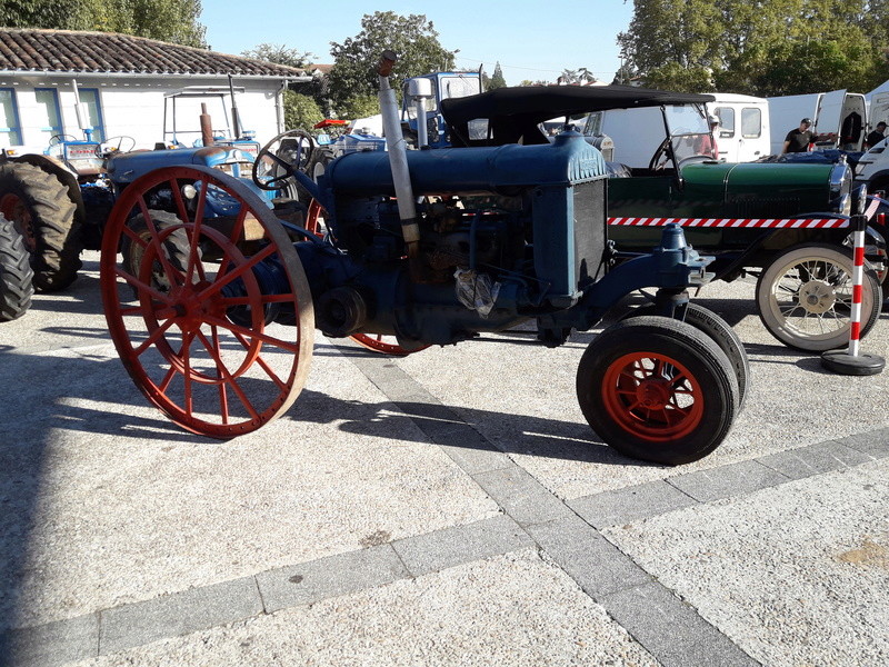 Fordson type F row-croop.