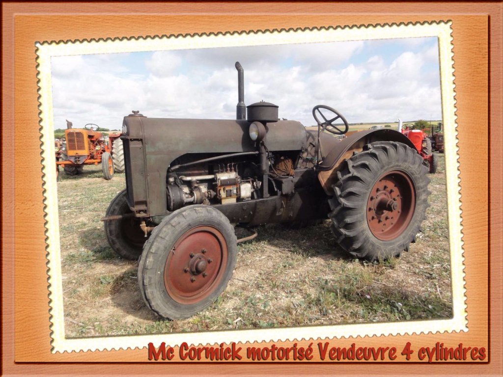 Tracteur Mc Cormick re-motorisé avec un Vendeuvre 4 cylindres.