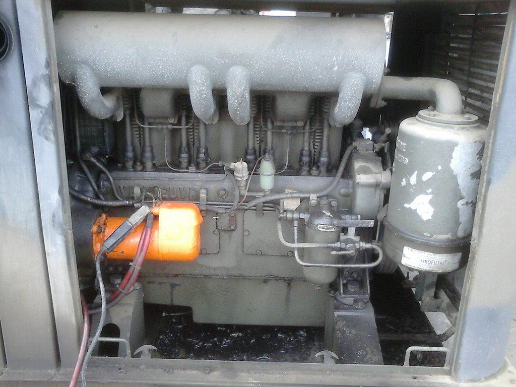 8. Le moteur étant totalement hors d'usage, nous avons un moteur industriel Z4P 76 qui devrait faire l'affaire.